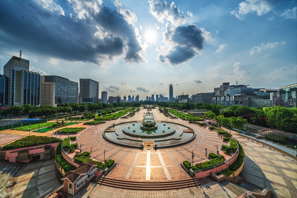 泉城廣場,20周年了!